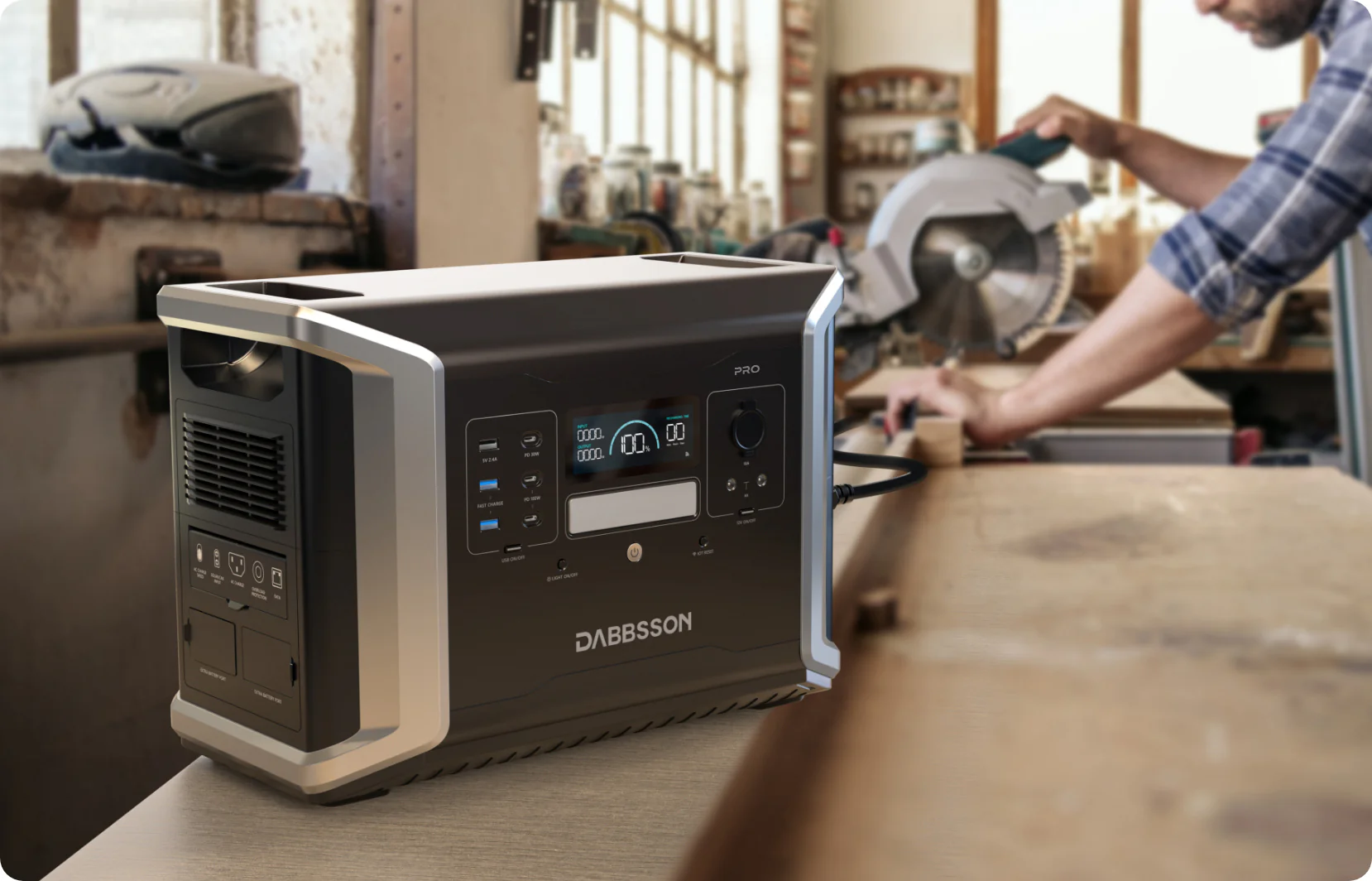 Dabbsson DBS1400 Pro versorgt Elektrowerkzeuge in der Werkstatt
